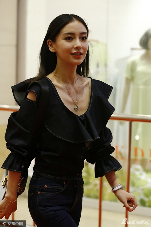 Giật mình vì cân nặng khó tin của Angela Baby